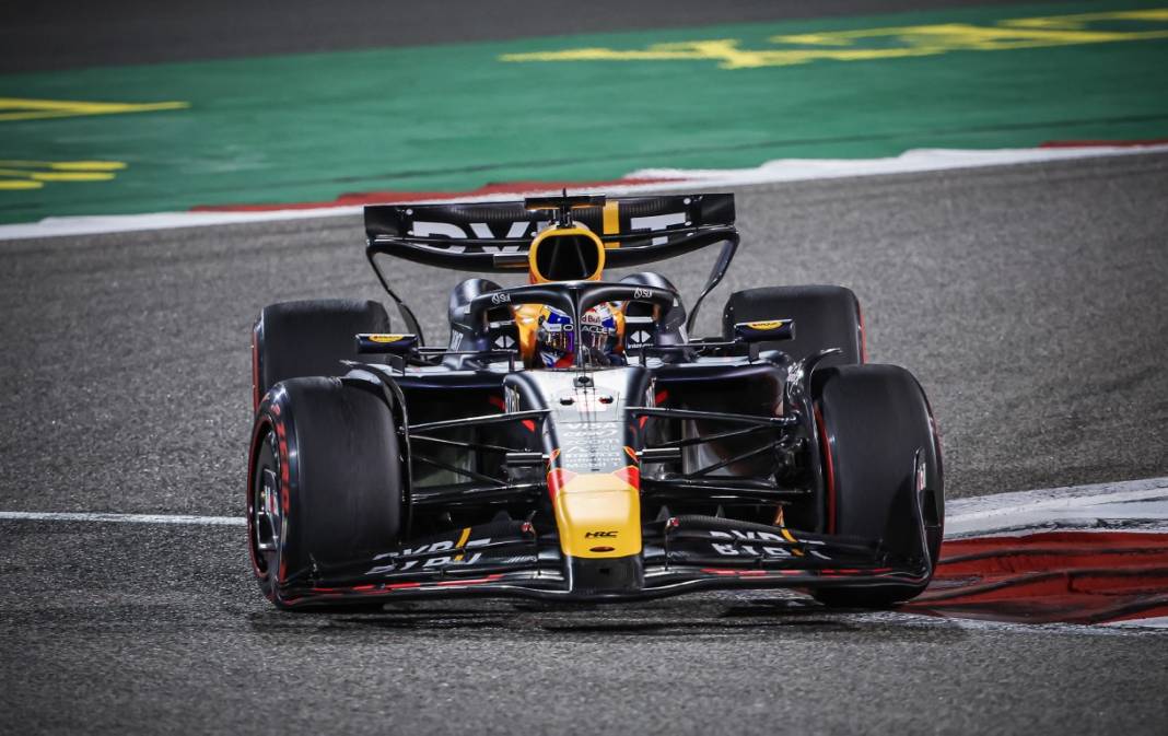 F1'de sezonun ilk yarışı Bahreyn Grand Prix'sini Verstappen kazandı 21